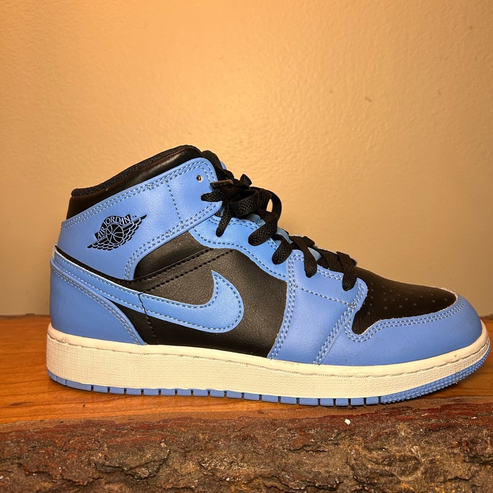 Jordan Kids Sneakers in Blue and Black